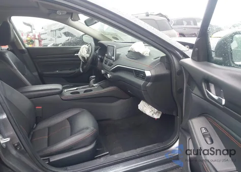 2019 Nissan Altima 2.5 Sr z USA, uszkodzony, nr VIN 1N4BL4CV4KC237239